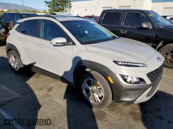 ✅ 2023 Hyundai Kona SEL • VIN: KM8K32AB1PU938910 • Лот: 77280663. Опубликован ранее на Copart с пробегом 36 815 миль. Бесплатный доступ к архиву аукционных продаж из США и подробный отчёт об истории автомобиля на DreamBid. Изображение 4.