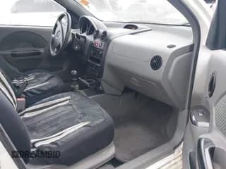 ✅ 2004 Chevrolet Aveo LS • VIN: KL1TJ52684B130635 • Lot: 41442869. Wystawiony na IAAI z przebiegiem 199 586 mil. Bezpłatny archiwum sprzedaży aukcyjnych z USA i szczegółowy raport historii pojazdu na DreamBid. Zdjęcie 5.