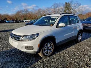 ✅ 2016 Volkswagen Tiguan S • VIN: WVGAV7AX6GW530230 • Lot: 94118585. Wystawiony na Copart z przebiegiem 99 915 mil. Bezpłatny archiwum sprzedaży aukcyjnych z USA i szczegółowy raport historii pojazdu na DreamBid. Zdjęcie 1.