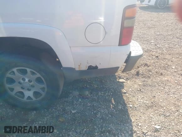 ✅ 2003 Chevrolet Suburban LS • VIN: 3GNFK16ZX3G182894 • Лот: 43015135. Опубликован ранее на IAAI с пробегом 306 171 миль. Бесплатный доступ к архиву аукционных продаж из США и подробный отчёт об истории автомобиля на DreamBid. Изображение 6.