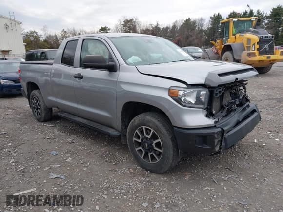 ✅ 2020 Toyota Tundra SR5 • VIN: 5TFUY5F10LX878725 • Lot: 43750498. Wystawiony na IAAI z przebiegiem 79 555 mil. Bezpłatny archiwum sprzedaży aukcyjnych z USA i szczegółowy raport historii pojazdu na DreamBid. Zdjęcie 1.