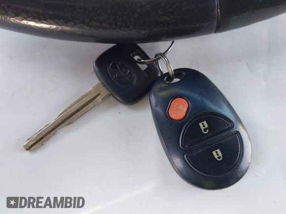 ✅ 2011 Toyota Tacoma • VIN: 5TFTX4CN2BX002852 • Lot: 41984771. Listed on IAAI with 176,448 mi. Free auction sales archive from the USA and detailed vehicle history report at DreamBid. Image 11.