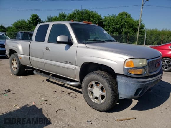 ✅ 2004 GMC Sierra Denali • VIN: 2GTFK69U641123986 • Lot: 62769135. Listed on Copart with Not provided. Free auction sales archive from the USA and detailed vehicle history report at DreamBid. Image 4.