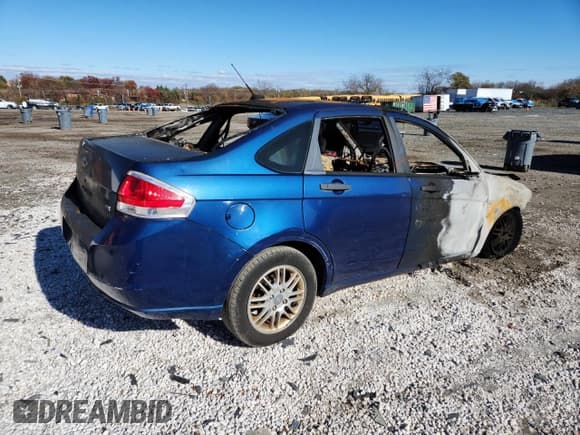 ✅ 2008 Ford Focus SE • VIN: 1FAHP35N18W256019 • Lot: 91551965. Wystawiony na Copart z przebiegiem Nie podano. Bezpłatny archiwum sprzedaży aukcyjnych z USA i szczegółowy raport historii pojazdu na DreamBid. Zdjęcie 3.