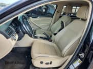 ✅ 2018 Volkswagen Passat SE • VIN: 1VWBA7A39JC010899 • Lot: 80434705. Wystawiony na Copart z przebiegiem 127 150 mil. Bezpłatny archiwum sprzedaży aukcyjnych z USA i szczegółowy raport historii pojazdu na DreamBid. Zdjęcie 7.