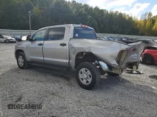 ✅ 2020 Toyota Tundra SR5 • VIN: 5TFDY5F19LX934953 • Лот: 85564815. Опубликован ранее на Copart с пробегом 233 798 миль. Бесплатный доступ к архиву аукционных продаж из США и подробный отчёт об истории автомобиля на DreamBid. Изображение 2.