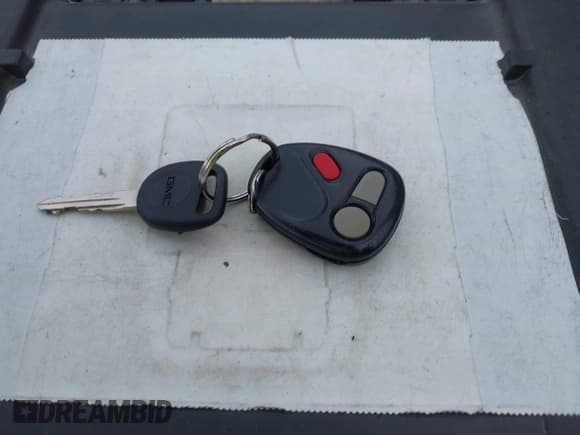 ✅ 2001 GMC Yukon XL SLT • VIN: 1GKFK16T11J187325 • Lot: 42685347. Listed on IAAI with 132,331 mi. Free auction sales archive from the USA and detailed vehicle history report at DreamBid. Image 11.