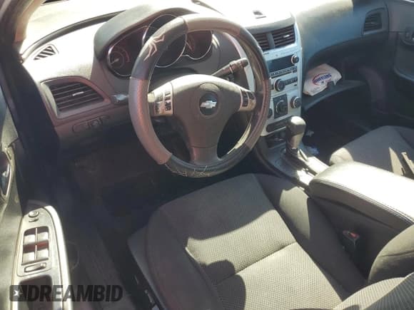 ✅ 2012 Chevrolet Malibu 1LT • VIN: 1G1ZC5E02CF196831 • Lot: 89500935. Wystawiony na Copart z przebiegiem 268 714 mil. Bezpłatny archiwum sprzedaży aukcyjnych z USA i szczegółowy raport historii pojazdu na DreamBid. Zdjęcie 8.