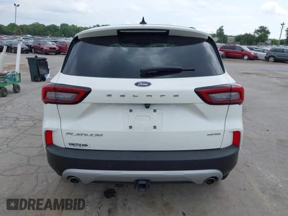 ✅ 2024 Ford Escape Platinum • VIN: 1FMCU9JA4RUB41992 • Lot: 42976165. Listed on IAAI with 9,501 mi. Free auction sales archive from the USA and detailed vehicle history report at DreamBid. Image 17.