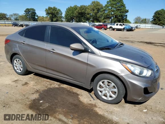 ✅ 2014 Hyundai Accent GLS • VIN: KMHCT4AE9EU671717 • Лот: 77382654. Опубликован ранее на Copart с пробегом 160 076 миль. Бесплатный доступ к архиву аукционных продаж из США и подробный отчёт об истории автомобиля на DreamBid. Изображение 4.