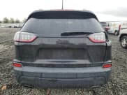 ✅ 2019 Jeep Cherokee Altitude • VIN: 1C4PJMLN1KD345771 • Lot: 48953285. Wystawiony na Copart z przebiegiem 119 719 mil. Bezpłatny archiwum sprzedaży aukcyjnych z USA i szczegółowy raport historii pojazdu na DreamBid. Zdjęcie 6.