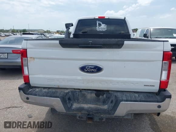 ✅ 2018 Ford F-250 XL • VIN: 1FT7W2B60JEC59800 • Lot: 42458664. Listed on IAAI with 198,245 mi. Free auction sales archive from the USA and detailed vehicle history report at DreamBid. Image 16.