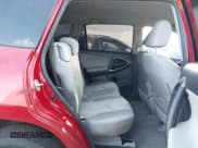 ✅ 2010 Toyota RAV4 • VIN: JTMZF4DV9A5024210 • Лот: 43761701. Опубликован ранее на IAAI с пробегом 156 325 миль. Бесплатный доступ к архиву аукционных продаж из США и подробный отчёт об истории автомобиля на DreamBid. Изображение 8.