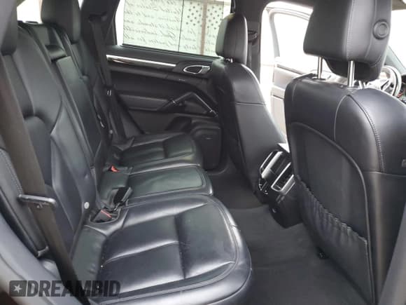 ✅ 2017 Porsche Cayenne • VIN: WP1AA2A27HKA90887 • Lot: 43942063. Listed on Copart with 53,013 mi. Free auction sales archive from the USA and detailed vehicle history report at DreamBid. Image 12.