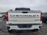 ✅ 2019 Chevrolet Silverado 1500 High Country • VIN: 3GCPWFED3KG140022 • Lot: 45001935. Wystawiony na Copart z przebiegiem 105 154 mil. Bezpłatny archiwum sprzedaży aukcyjnych z USA i szczegółowy raport historii pojazdu na DreamBid. Zdjęcie 6.