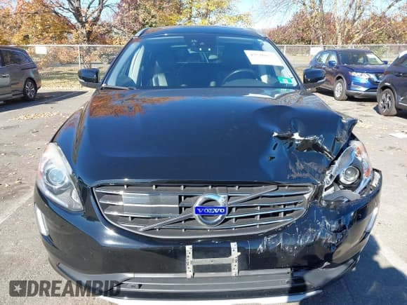 ✅ 2016 Volvo XC60 T6 Platinum • VIN: YV4902RM6G2780123 • Lot: 43526855. Wystawiony na IAAI z przebiegiem 133 892 mil. Bezpłatny archiwum sprzedaży aukcyjnych z USA i szczegółowy raport historii pojazdu na DreamBid. Zdjęcie 12.