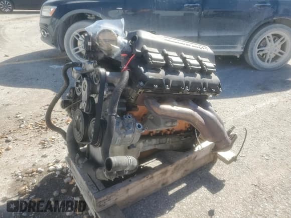 ✅ 2016 Dodge Challenger SRT 392 • VIN: 2C3CDZDJ5GH164797 • Lot: 70569315. Wystawiony na Copart z przebiegiem Nie podano. Bezpłatny archiwum sprzedaży aukcyjnych z USA i szczegółowy raport historii pojazdu na DreamBid. Zdjęcie 4.