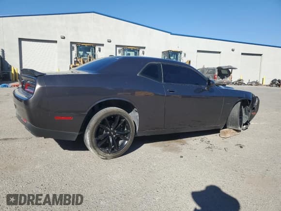 ✅ 2018 Dodge Challenger R/T • VIN: 2C3CDZBT2JH178216 • Лот: 91277565. Опубликован ранее на Copart с пробегом 103 358 миль. Бесплатный доступ к архиву аукционных продаж из США и подробный отчёт об истории автомобиля на DreamBid. Изображение 3.
