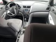 ✅ 2017 Hyundai Accent SE • VIN: KMHCT4AE5HU361438 • Лот: 73145674. Опубликован ранее на Copart с пробегом 54 654 миль. Бесплатный доступ к архиву аукционных продаж из США и подробный отчёт об истории автомобиля на DreamBid. Изображение 8.