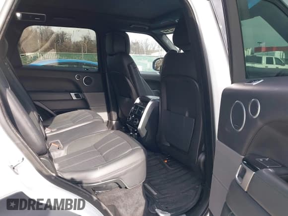 ✅ 2020 Land Rover Range Rover Sport HST • VIN: SALWS2RU6LA748510 • Lot: 41629098. Wystawiony na IAAI z przebiegiem 48 122 mil. Bezpłatny archiwum sprzedaży aukcyjnych z USA i szczegółowy raport historii pojazdu na DreamBid. Zdjęcie 8.