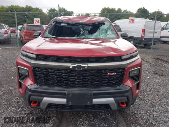 2024 Chevrolet Traverse AWD Z71 with VIN 1GNEVJKS0RJ182972, listed as a IAAI auction lot 43270961 with 20,258 mi miles and . Bid and sale history available at DreamBid. Image 12.