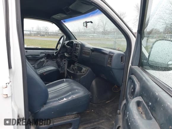 ✅ 1999 Chevrolet Express • VIN: 1GCHG39R5X1011999 • Лот: 43697050. Опубликован ранее на IAAI с пробегом 230 000 миль. Бесплатный доступ к архиву аукционных продаж из США и подробный отчёт об истории автомобиля на DreamBid. Изображение 5.