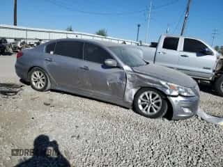 2013 Hyundai Genesis 3.8L z VIN KMHGC4DD3DU232905, wystawiony jako Copart lot #75338944 z przebiegiem 123 016 mil mil oraz Czysty tytuł • Clean title. Historia ofert i sprzedaży dostępna na DreamBid. Obrazek 4.