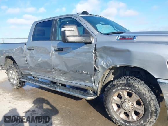 ✅ 2023 Ram 2500 Big Horn • VIN: 3C6UR5DJ5PG539184 • Lot: 43265378. Listed on IAAI with 76,820 mi. Free auction sales archive from the USA and detailed vehicle history report at DreamBid. Image 6.