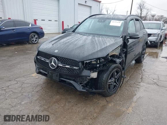 ✅ 2022 Mercedes-Benz GLC 300 • VIN: W1N0G8EB0NG052868 • Lot: 41755148. Listed on IAAI with Not provided. Free auction sales archive from the USA and detailed vehicle history report at DreamBid. Image 18.