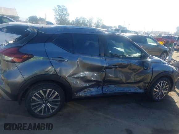 ✅ 2021 Nissan Kicks SV • VIN: 3N1CP5CV3ML509170 • Lot: 43538031. Wystawiony na IAAI z przebiegiem 40 690 mil. Bezpłatny archiwum sprzedaży aukcyjnych z USA i szczegółowy raport historii pojazdu na DreamBid. Zdjęcie 13.