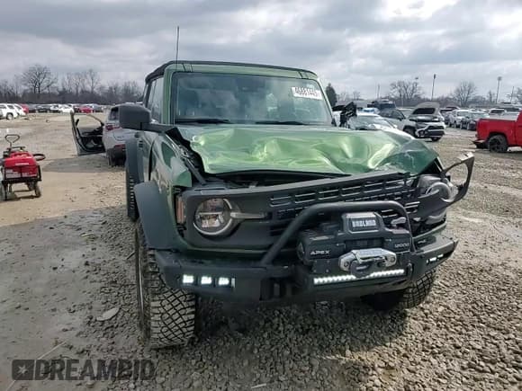 ✅ 2022 Ford Bronco • VIN: 1FMEE5DP0NLA81692 • Lot: 46881445. Wystawiony na Copart z przebiegiem 28 843 mil. Bezpłatny archiwum sprzedaży aukcyjnych z USA i szczegółowy raport historii pojazdu na DreamBid. Zdjęcie 12.