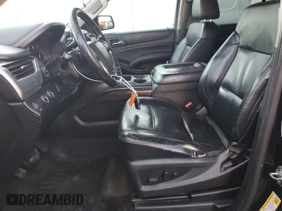 ✅ 2015 Chevrolet Suburban LT • VIN: 1GNSKJKC2FR147965 • Lot: 90535785. Wystawiony na Copart z przebiegiem 148 802 mil. Bezpłatny archiwum sprzedaży aukcyjnych z USA i szczegółowy raport historii pojazdu na DreamBid. Zdjęcie 7.