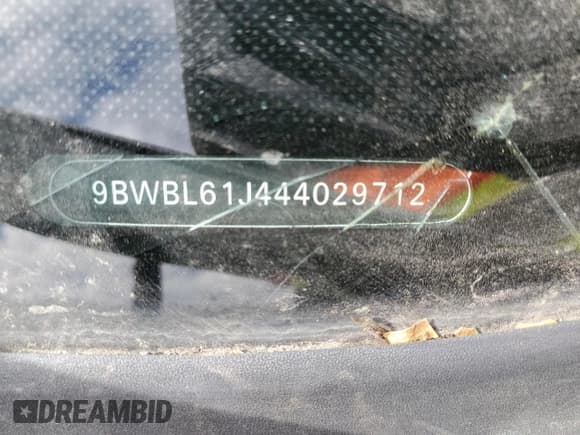 ✅ 2004 Volkswagen Golf GL • VIN: 9BWBL61J444029712 • Lot: 90353405. Wystawiony na Copart z przebiegiem 248 453 mil. Bezpłatny archiwum sprzedaży aukcyjnych z USA i szczegółowy raport historii pojazdu na DreamBid. Zdjęcie 13.