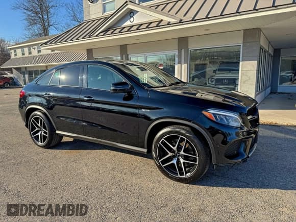✅ 2018 Mercedes-Benz GLE 43 AMG • VIN: 4JGED6EB1JA100199 • Лот: 94232305. Опубликован ранее на Copart с пробегом 149 317 миль. Бесплатный доступ к архиву аукционных продаж из США и подробный отчёт об истории автомобиля на DreamBid. Изображение 1.