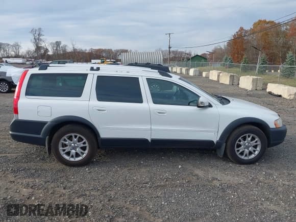 ✅ 2007 Volvo XC70 • VIN: YV4SZ592871275908 • Lot: 43595536. Listed on IAAI with 177,088 mi. Free auction sales archive from the USA and detailed vehicle history report at DreamBid. Image 13.
