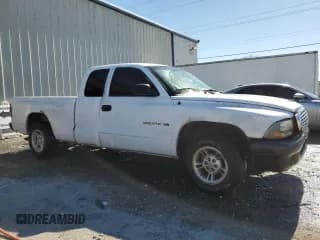 ✅ 2000 Dodge Dakota • VIN: 1B7GL22X0YS517133 • Lot: 84531964. Wystawiony na Copart z przebiegiem 233 269 mil. Bezpłatny archiwum sprzedaży aukcyjnych z USA i szczegółowy raport historii pojazdu na DreamBid. Zdjęcie 4.