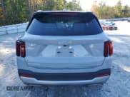 ✅ 2025 Kia Sorento X-Line EX • VIN: 5XYRHDJFXSG376177 • Lot: 86090995. Wystawiony na Copart z przebiegiem 11 477 mil. Bezpłatny archiwum sprzedaży aukcyjnych z USA i szczegółowy raport historii pojazdu na DreamBid. Zdjęcie 6.