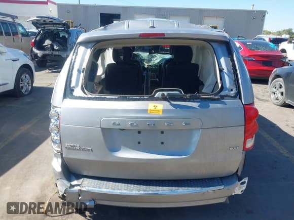 ✅ 2018 Dodge Grand Caravan SXT • VIN: 2C4RDGCG7JR192392 • Lot: 43388260. Wystawiony na IAAI z przebiegiem Nie podano. Bezpłatny archiwum sprzedaży aukcyjnych z USA i szczegółowy raport historii pojazdu na DreamBid. Zdjęcie 16.