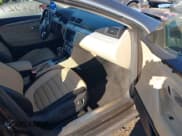 ✅ 2013 Volkswagen CC R-Line • VIN: WVWBP7AN9DE521959 • Lot: 43852733. Wystawiony na IAAI z przebiegiem 120 573 mil. Bezpłatny archiwum sprzedaży aukcyjnych z USA i szczegółowy raport historii pojazdu na DreamBid. Zdjęcie 5.