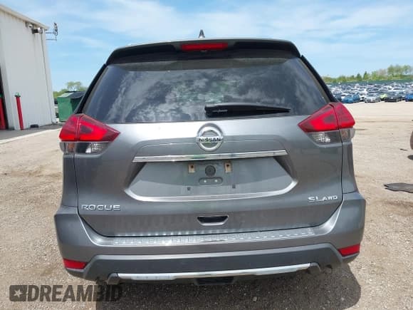 ✅ 2017 Nissan Rogue SL • VIN: 5N1AT2MV0HC879552 • Lot: 42242389. Listed on IAAI with 112,944 mi. Free auction sales archive from the USA and detailed vehicle history report at DreamBid. Image 16.