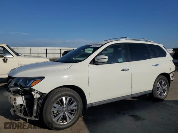 ✅ 2019 Nissan Pathfinder SL • VIN: 5N1DR2MNXKC641579 • Лот: 82132575. Опубликован ранее на Copart с пробегом 47 953 миль. Бесплатный доступ к архиву аукционных продаж из США и подробный отчёт об истории автомобиля на DreamBid. Изображение 1.