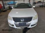 ✅ 2008 Volkswagen Passat • VIN: WVWUK73C58P091277 • Lot: 70559715. Wystawiony na Copart z przebiegiem 185 773 mil. Bezpłatny archiwum sprzedaży aukcyjnych z USA i szczegółowy raport historii pojazdu na DreamBid. Zdjęcie 5.