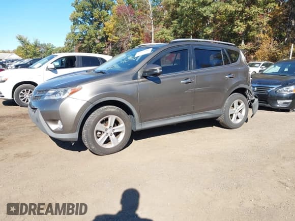 ✅ 2013 Toyota RAV4 XLE • VIN: JTMRFREV7DD009985 • Lot: 43473065. Wystawiony na IAAI z przebiegiem 104 529 mil. Bezpłatny archiwum sprzedaży aukcyjnych z USA i szczegółowy raport historii pojazdu na DreamBid. Zdjęcie 2.