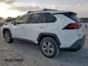 ✅ 2022 Toyota RAV4 Hybrid XLE • VIN: JTMRWRFV5ND566233 • Lot: 70844765. Wystawiony na Copart z przebiegiem 24 111 mil. Bezpłatny archiwum sprzedaży aukcyjnych z USA i szczegółowy raport historii pojazdu na DreamBid. Zdjęcie 2.