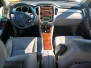 ✅ 2006 Toyota Highlander Limited • VIN: JTEDW21A260015462 • Лот: 82288565. Опубликован ранее на Copart с пробегом 225 208 миль. Бесплатный доступ к архиву аукционных продаж из США и подробный отчёт об истории автомобиля на DreamBid. Изображение 8.