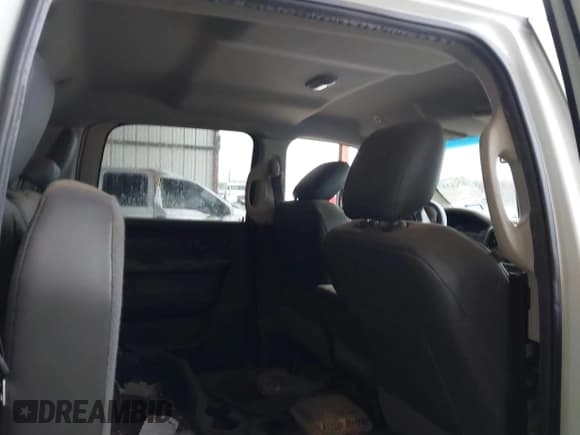 ✅ 2018 Ram 2500 Tradesman • VIN: 3C6UR5CL2JG283449 • Lot: 42113371. Listed on IAAI with 127,352 mi. Free auction sales archive from the USA and detailed vehicle history report at DreamBid. Image 8.