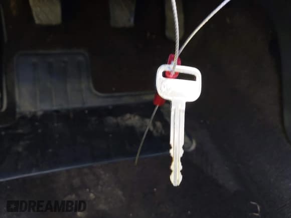 ✅ 2005 Toyota Celica GT • VIN: JTDDR32T850181369 • Lot: 43705456. Wystawiony na IAAI z przebiegiem 161 938 mil. Bezpłatny archiwum sprzedaży aukcyjnych z USA i szczegółowy raport historii pojazdu na DreamBid. Zdjęcie 11.