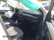 ✅ 2022 Ford Escape SE • VIN: 1FMCU9G62NUA67291 • Lot: 42350805. Listed on IAAI with 25,719 mi. Free auction sales archive from the USA and detailed vehicle history report at DreamBid. Image 5.