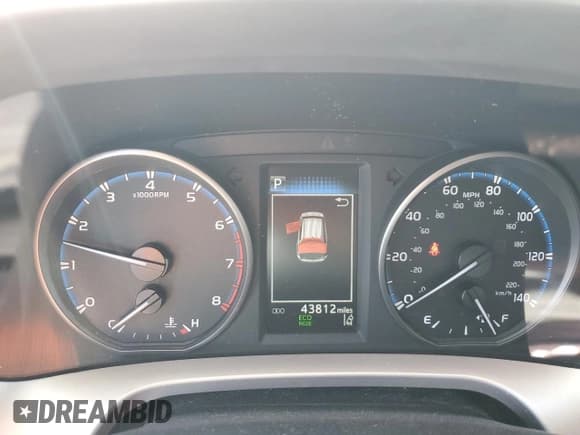 ✅ 2017 Toyota RAV4 LE • VIN: JTMBFREVXHJ147612 • Lot: 57657225. Listed on Copart with 43,812 mi. Free auction sales archive from the USA and detailed vehicle history report at DreamBid. Image 9.