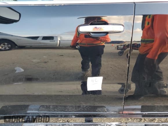 ✅ 2021 Chevrolet Silverado 1500 LTZ • VIN: 1GCUYGEL3MZ144326 • Lot: 73829894. Wystawiony na Copart z przebiegiem 27 740 mil. Bezpłatny archiwum sprzedaży aukcyjnych z USA i szczegółowy raport historii pojazdu na DreamBid. Zdjęcie 12.